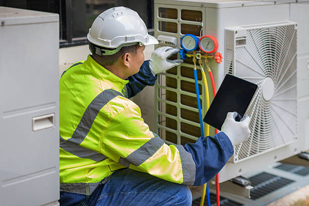 Professional Hvac technician working in Barberville, FL